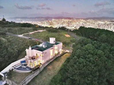 Casa com 5 Quartos à venda, 1132m² no Roçado, São José
