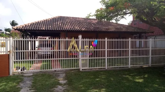 Casa com 3 Quartos à venda, 239m² no Armação, Penha