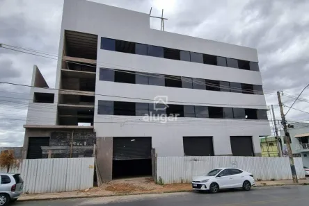 Prédio Comercial para alugar, 1200m² no Maracanã, Montes Claros