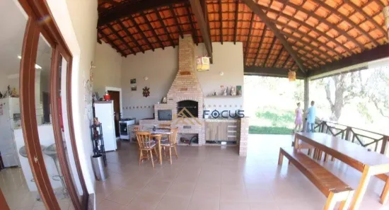 Casa de Condomínio com 4 Quartos para alugar, 460m² no Ivoturucaia, Jundiaí