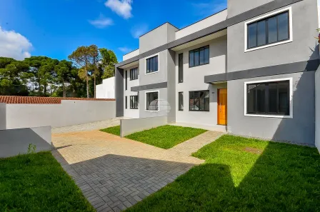 Sobrado com 3 Quartos à venda, 180m² no Santa Cândida, Curitiba