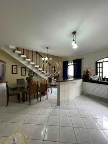 Sobrado com 3 Quartos à venda, 178m² no Residencial Santa Paula, Jacareí