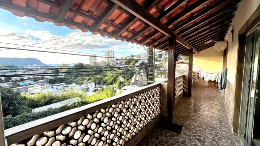 Casa com 3 Quartos à venda, 264m² no Santa Luzia, Juiz de Fora