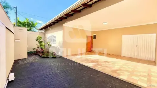 Casa com 4 Quartos para alugar, 220m² no Santa Mônica, Uberlândia