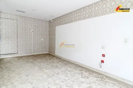 Ponto Comercial para alugar, 130m² no Centro, Divinópolis