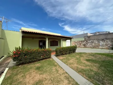 Casa com 4 Quartos para alugar, 10m² no Jardim Tropical, Cuiabá