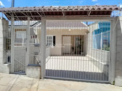 Casa com 2 Quartos à venda, 199m² no Medianeira, Porto Alegre