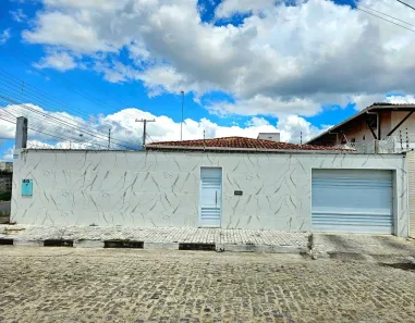 Sobrado com 5 Quartos para alugar, 200m² no SIM, Feira de Santana