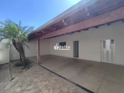 Casa com 3 Quartos para alugar, 150m² no Santa Rosa, Uberlândia