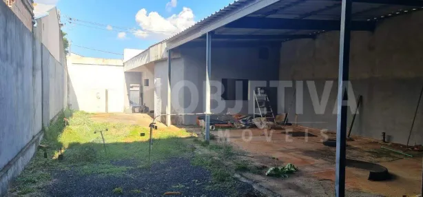 Galpão/Depósito/Armazém à venda, 240m² no Lagoinha, Uberlândia