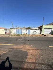 Lote/Terreno à venda, 384m² no Carajás, Uberlândia