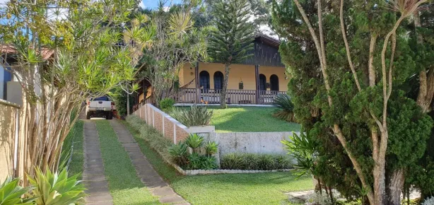 Casa com 3 Quartos à venda, 250m² no Parque Jardim da Serra, Juiz de Fora