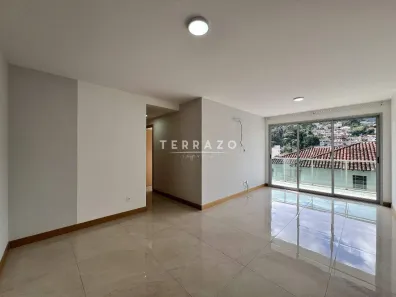 Apartamento com 2 Quartos para alugar, 84m² no Tijuca, Teresópolis