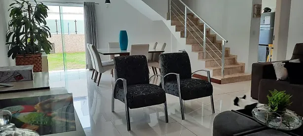 Casa de Condomínio com 4 Quartos à venda, 245m² no São Pedro, Juiz de Fora