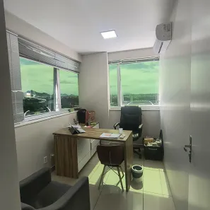 Sala Comercial à venda, 45m² no Parque Residencial Laranjeiras, Serra
