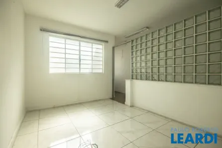 Casa com 2 Quartos para alugar, 200m² no Pinheiros, São Paulo
