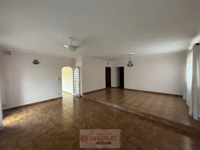 Casa com 4 Quartos para alugar, 237m² no Saúde, Mogi Mirim