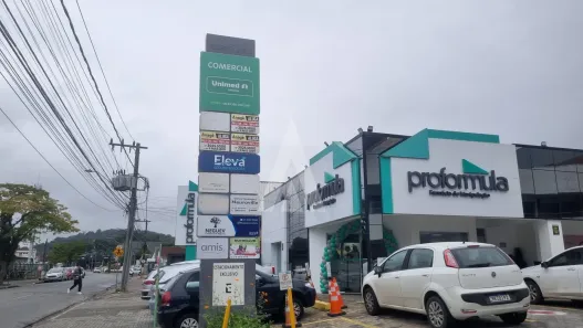 Sala Comercial para alugar, 103m² no América, Joinville