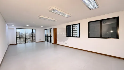 Sala Comercial para alugar, 125m² no Água Verde, Curitiba
