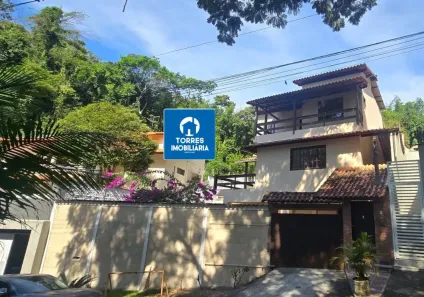 Casa de Condomínio com 3 Quartos à venda, 257m² no Baldeador, Niterói