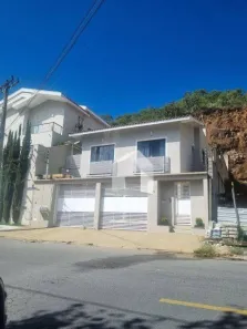 Casa com 3 Quartos à venda, 202m² no Jardim Vitória, Poços de Caldas