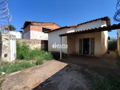 Casa com 3 Quartos para alugar, 70m² no Shopping Park, Uberlândia