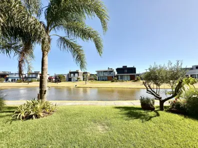 Casa de Condomínio com 3 Quartos à venda, 210m² no Capão Ilhas Resort, Capão da Canoa
