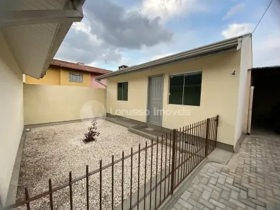 Casa com 2 Quartos para alugar, 48m² no Cajuru, Curitiba