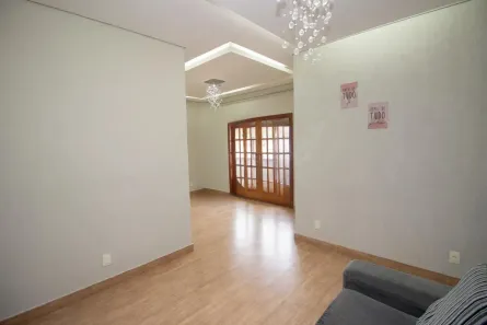 Casa com 3 Quartos à venda, 180m² no Sapucaia, Contagem
