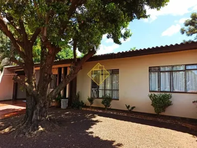 Casa com 3 Quartos à venda, 160m² no Centro, Toledo