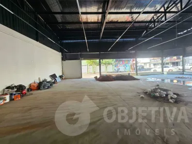 Galpão/Depósito/Armazém para alugar, 330m² no Brasil, Uberlândia