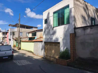 Casa com 2 Quartos à venda, 100m² no Havaí, Belo Horizonte