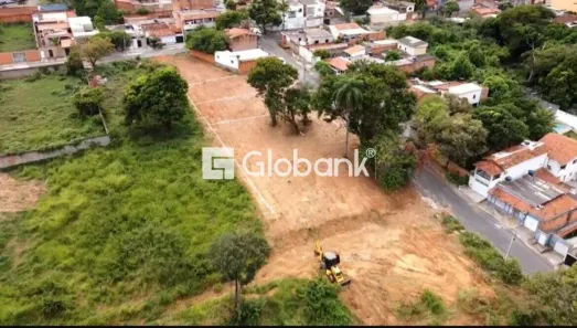 Lote/Terreno à venda, 272m² no São Judas Tadeu, Montes Claros