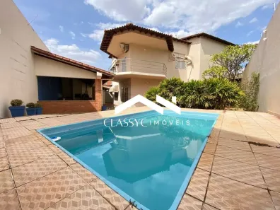 Sobrado com 3 Quartos à venda, 346m² no Jardim Patrícia, Uberlândia