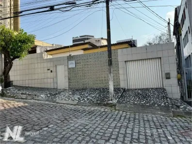 Casa com 3 Quartos à venda, 208m² no Candelária, Natal