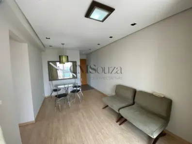 Apartamento com 3 Quartos para alugar, 74m² no Centro, Londrina