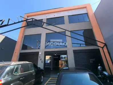 Ponto Comercial para alugar, 700m² no Martins, Uberlândia