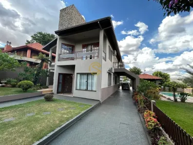 Sobrado com 4 Quartos à venda, 373m² no Centro, Toledo