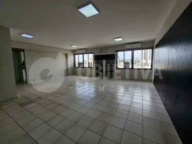 Sala Comercial para alugar, 112m² no Centro, Uberlândia