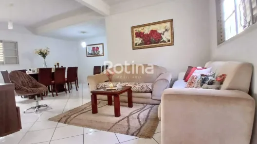 Casa com 3 Quartos à venda, 273m² no Tubalina, Uberlândia