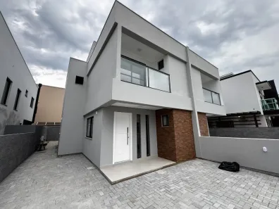 Casa com 3 Quartos à venda, 142m² no Carianos, Florianópolis