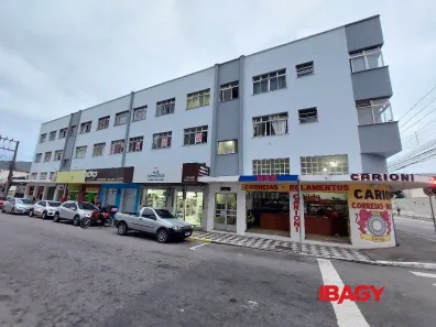 Apartamento com 3 Quartos para alugar, 110m² no Estreito, Florianópolis