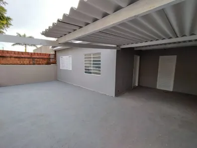 Casa com 2 Quartos para alugar, 100m² no Jardim Santa Antonieta, Marília