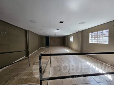 Ponto Comercial para alugar, 235m² no Morada da Colina, Uberlândia