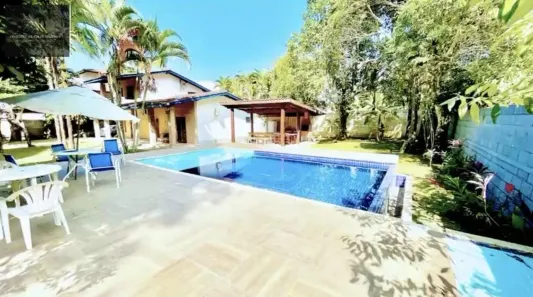 Casa com 4 Quartos para alugar, 250m² no Enseada, Ubatuba