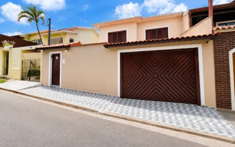 Casa com 3 Quartos à venda, 246m² no Umuarama, Osasco