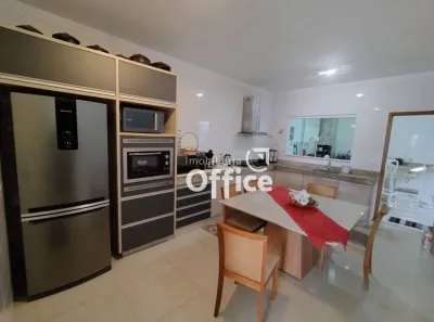 Casa com 3 Quartos à venda, 200m² no Chácaras Colorado, Anápolis