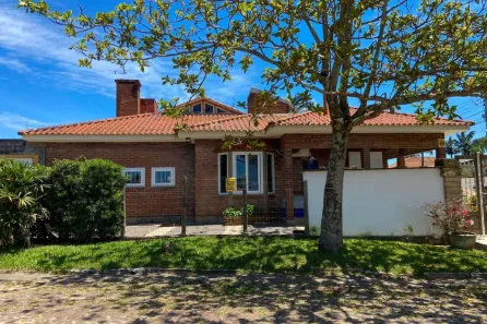 Casa com 3 Quartos à venda, 126m² no Torres, Torres