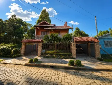 Casa com 3 Quartos para alugar, 307m² no Desvio Rizzo, Caxias do Sul