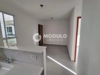 Apartamento com 2 Quartos para alugar, 45m² no Jardim Patrícia, Uberlândia